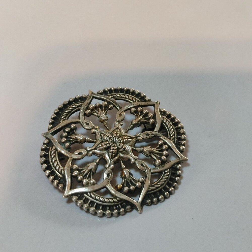 Antique Ornate Floral Filigree Pin Brooch Round Intricate Design Metal Finish - Picture 11 of 13